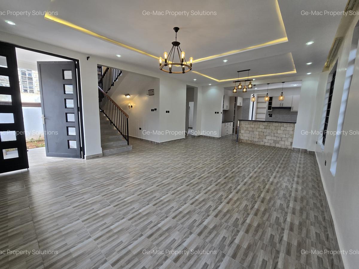 4 Bed House with En Suite in Membley - 16