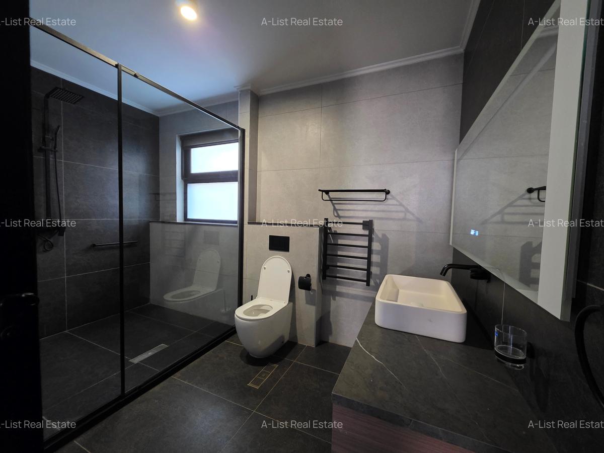 5 Bed Villa with En Suite at Muthangari Drive - 16