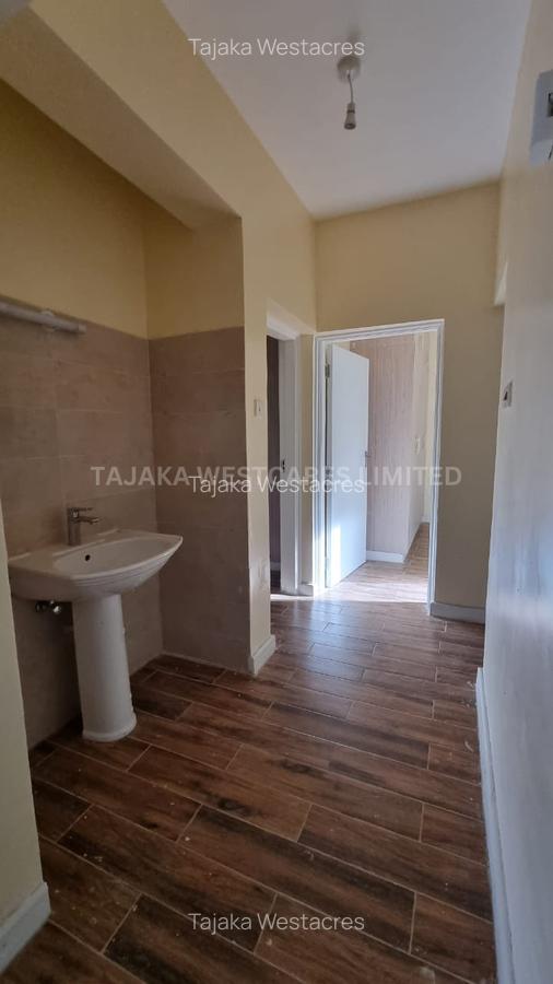 2 Bed Apartment with Borehole at Hatheru Road - 10