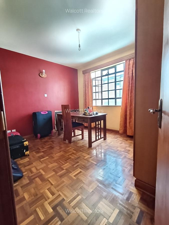3 Bed Apartment with En Suite in Lavington - 7