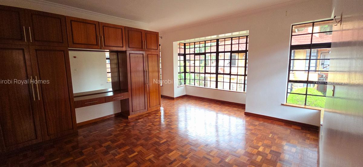 5 Bed Townhouse with En Suite at Chalbi Drive - 12