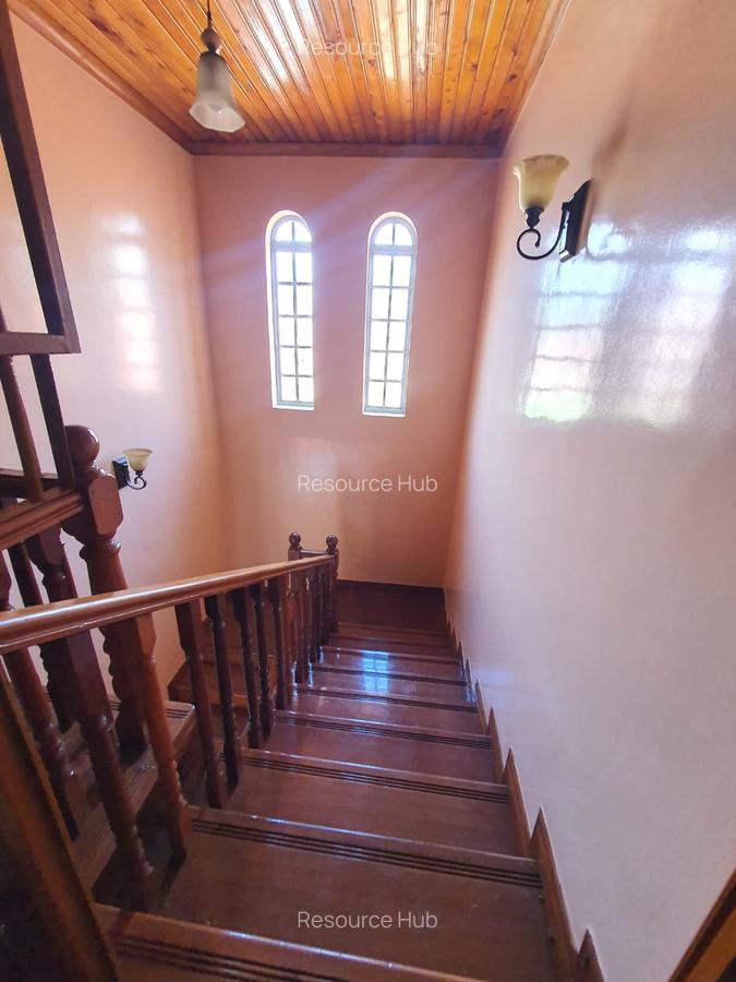 5 Bed House with En Suite at Nyari - 10