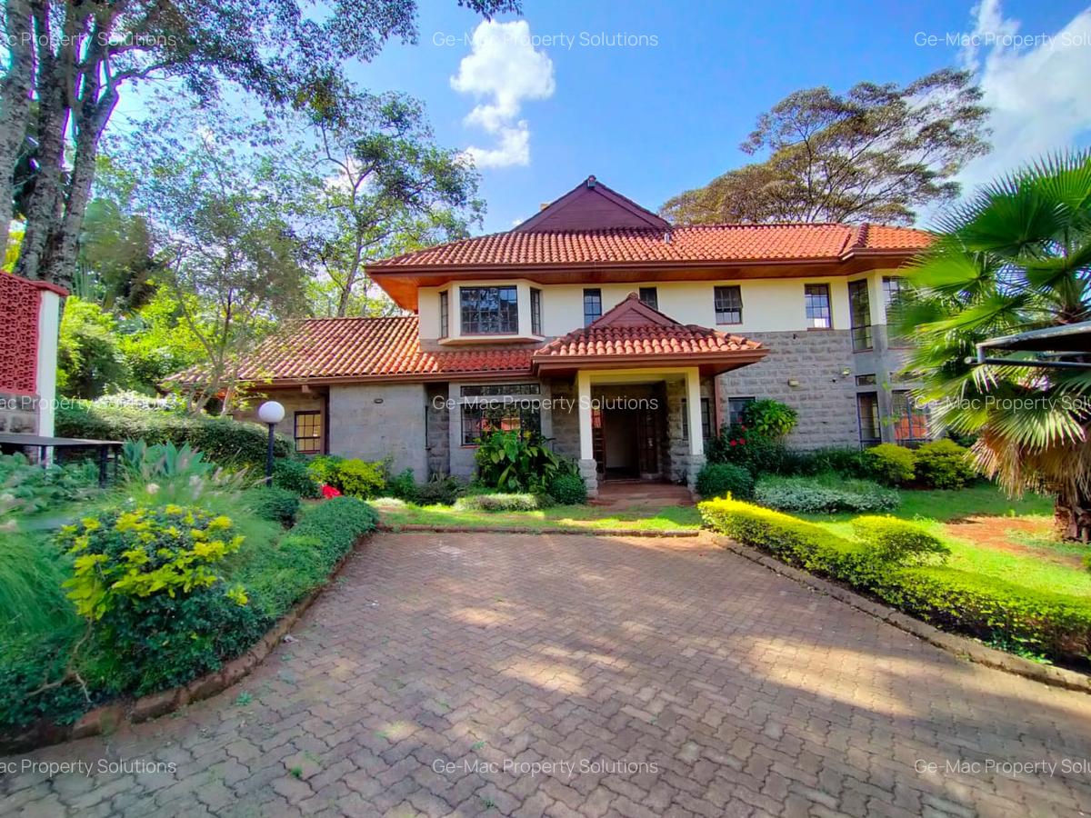 5 Bed House with En Suite in Rosslyn - 1