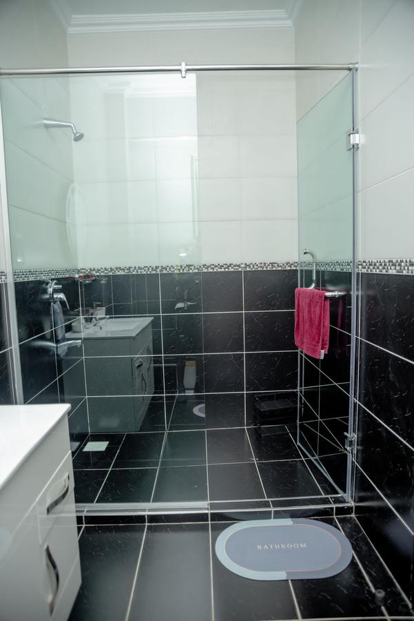 Furnished 2 Bed Apartment with En Suite in Brookside - 10