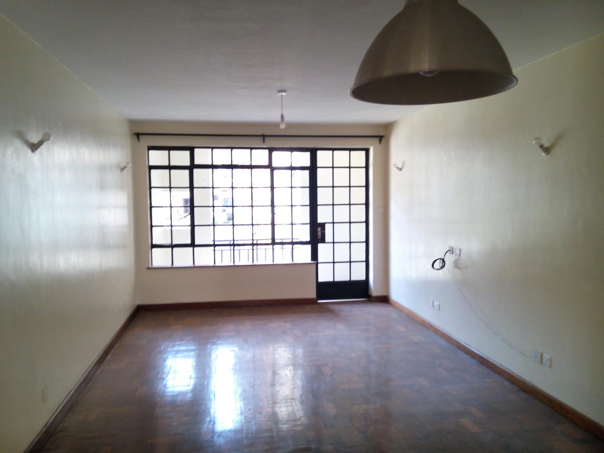 3 Bed Apartment with En Suite at Riverside Drive - 8