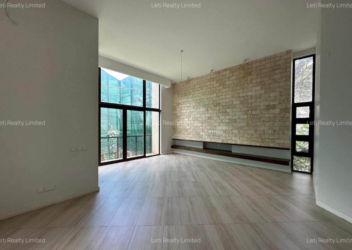 4 Bed Townhouse with En Suite in Lavington - 2