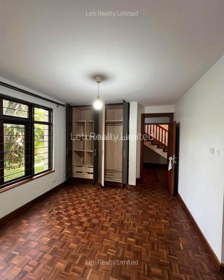 5 Bed Townhouse with En Suite in Lavington - 8