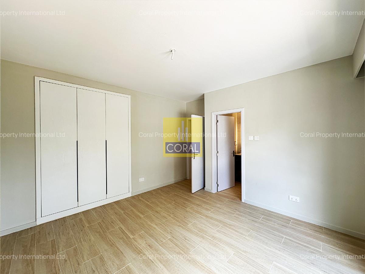 5 Bed Villa with En Suite in Kyuna - 9