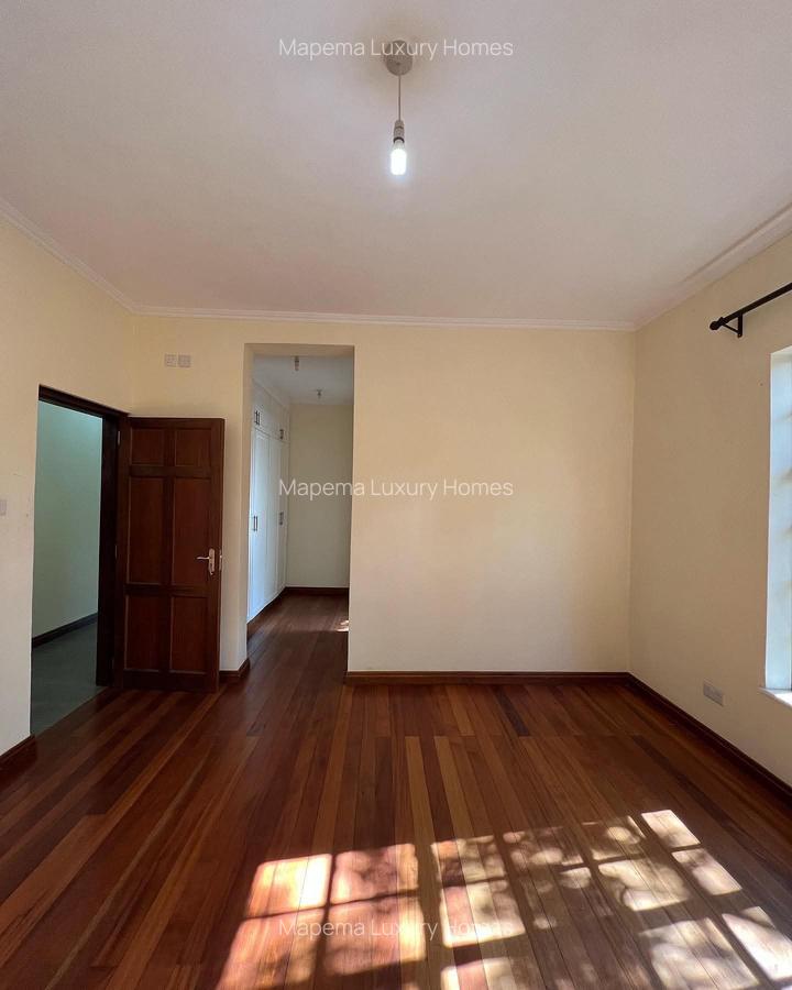 5 Bed House with En Suite at Hardy Area - 9