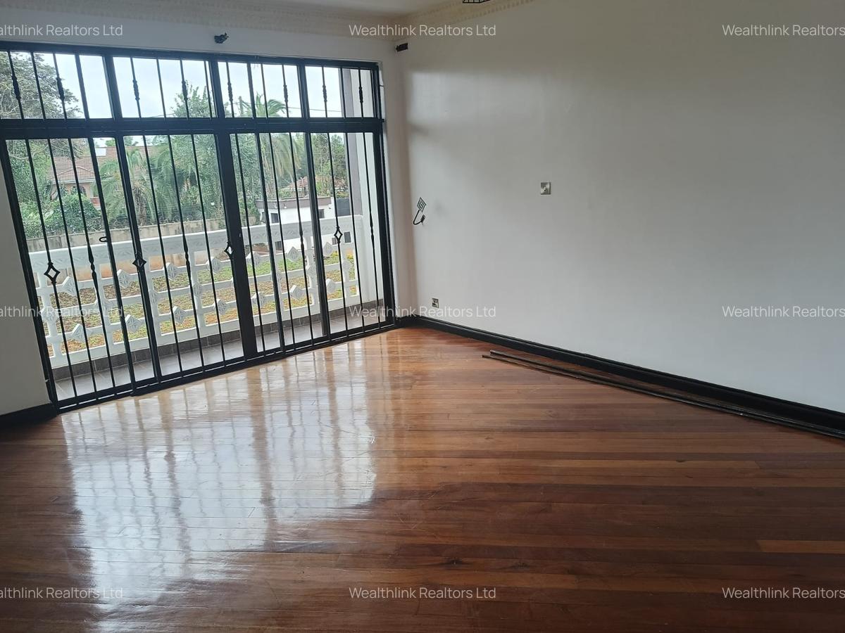 5 Bed House with En Suite at Runda - 19