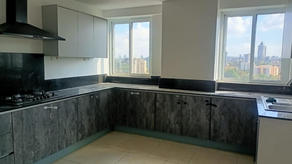 4 Bed Apartment with En Suite in General Mathenge - 13