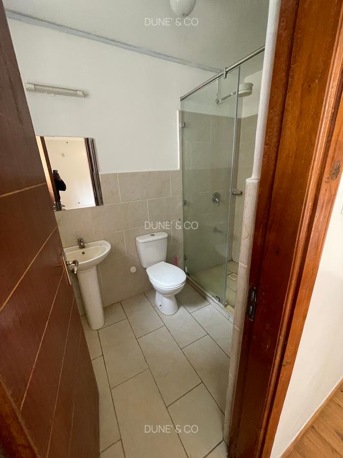 2 Bed Apartment with En Suite in Riverside - 11