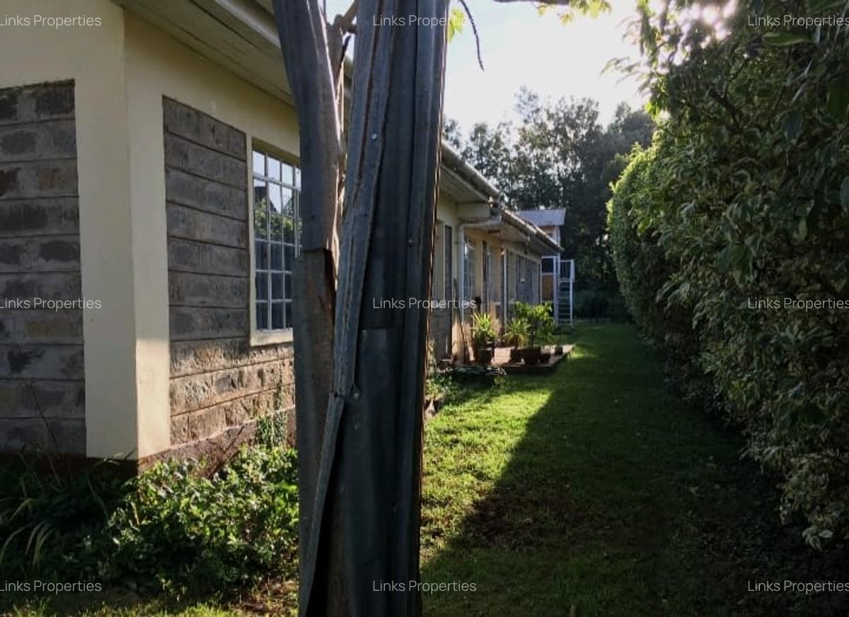 2 Bed House with En Suite at Karen Road - 14