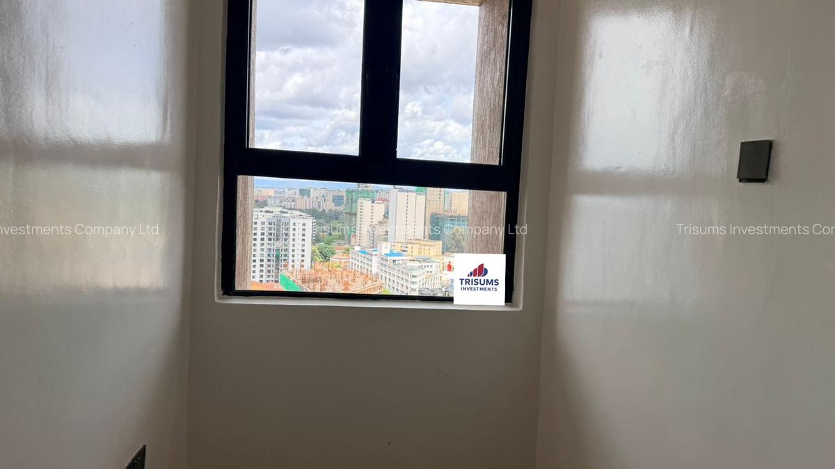 2 Bed Apartment with En Suite in Parklands - 4