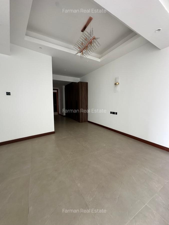 4 Bed Apartment with En Suite in Riverside - 14