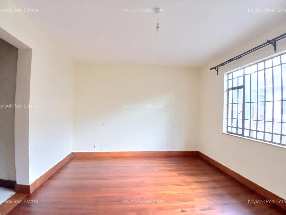 5 Bed Townhouse with En Suite at Lavington Green - 13