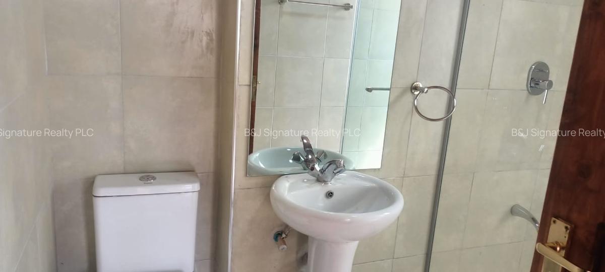 4 Bed Villa with En Suite in Spring Valley - 5