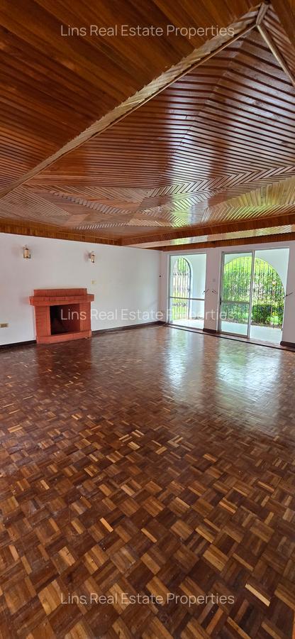 5 Bed House with En Suite in Runda - 9