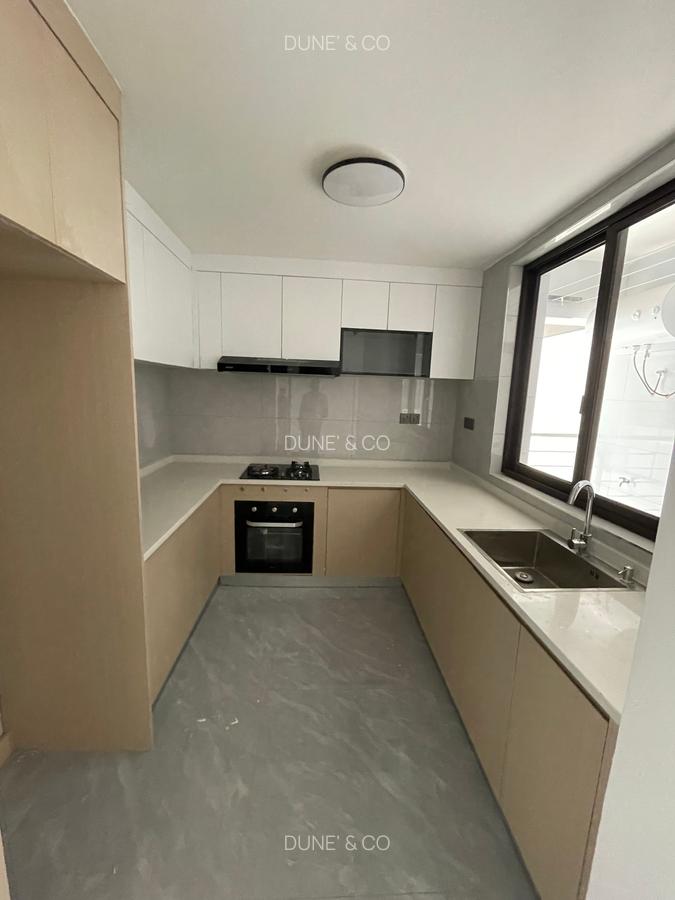 2 Bed Apartment with En Suite in Riverside - 3