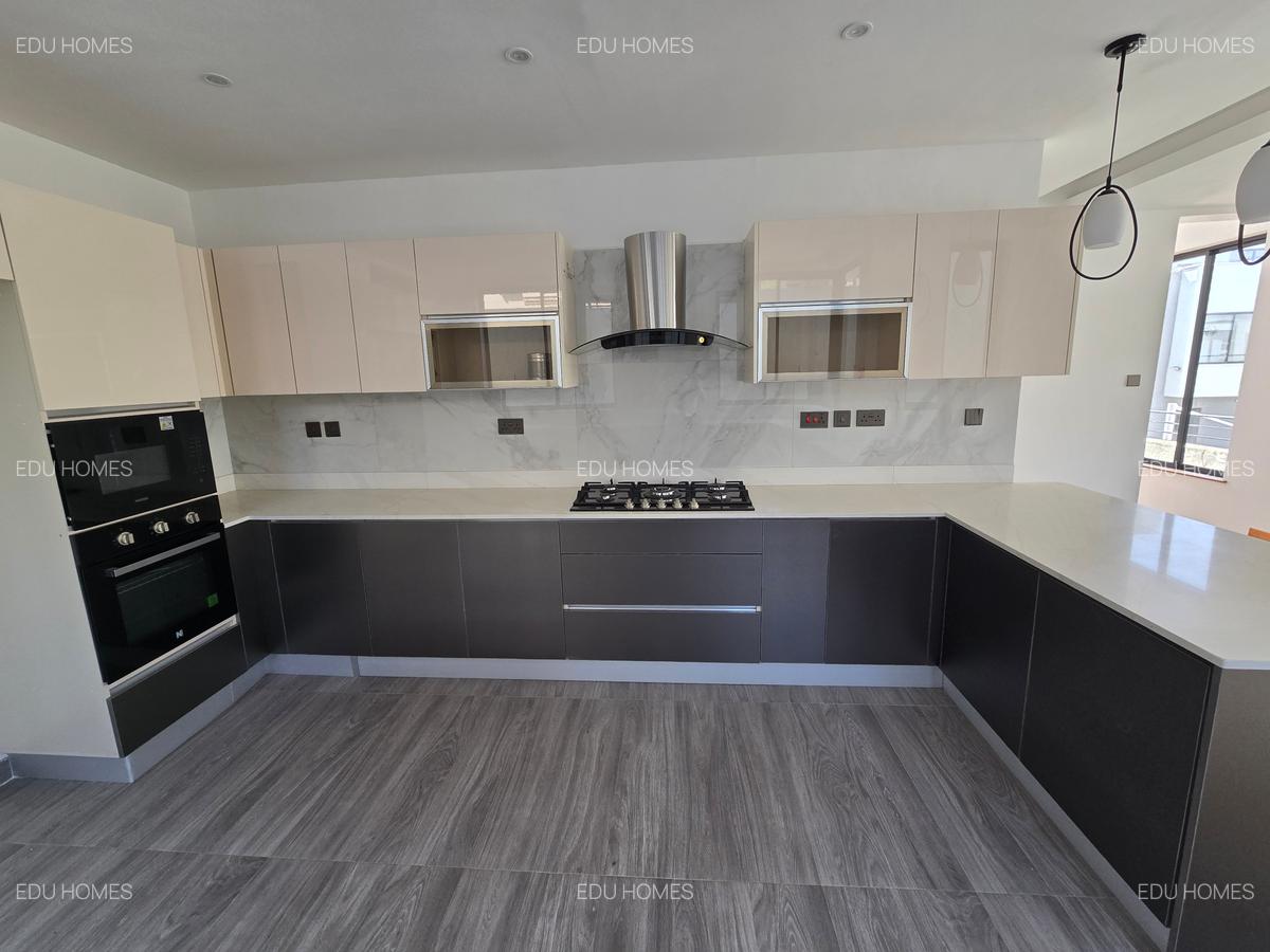 4 Bed Apartment with En Suite at Othaya Road - 3