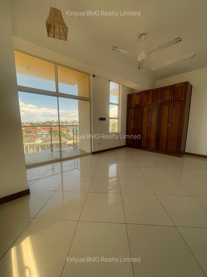 Serviced 3 Bed Apartment with En Suite in Nyali Area - 9