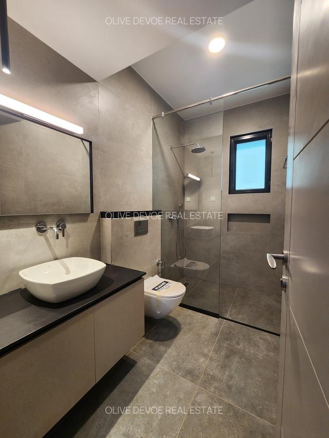 4 Bed Townhouse with En Suite in Langata - 2