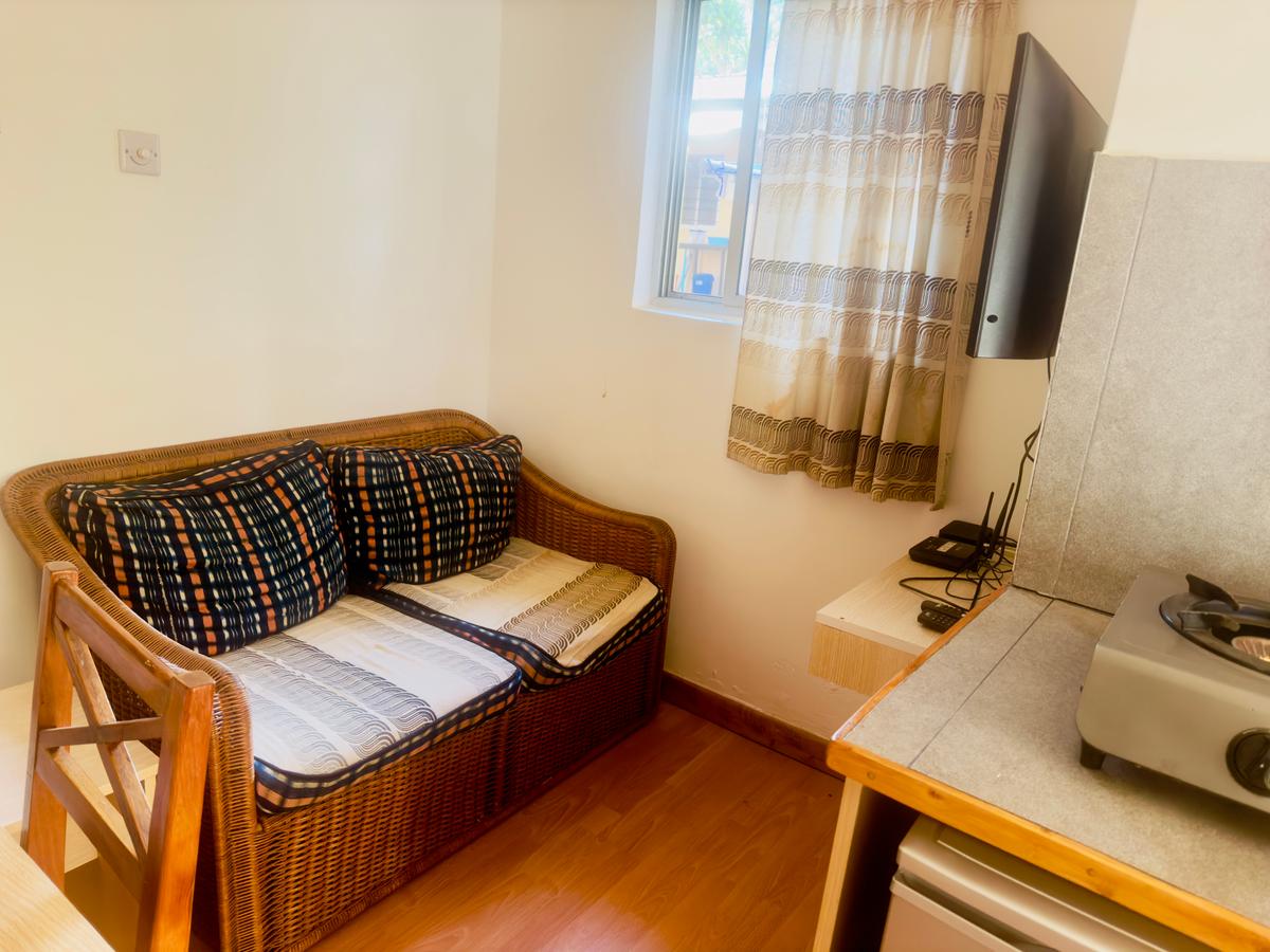 1 Bed House with Garden at Westlands Avenue/Sports Road - 5