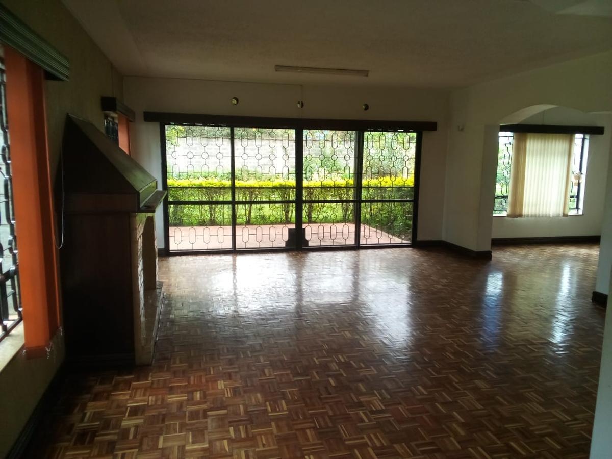 0.5 ac Office with Service Charge Included in Lavington - 6