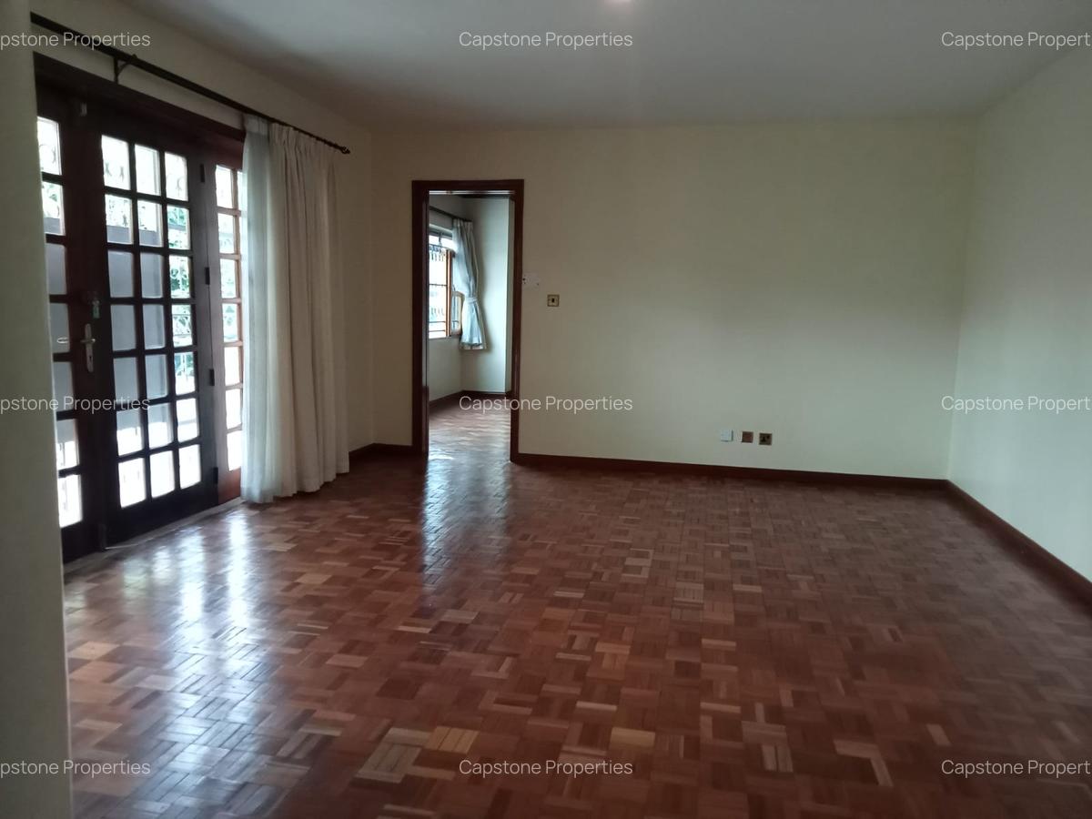 5 Bed House with En Suite in Runda - 10