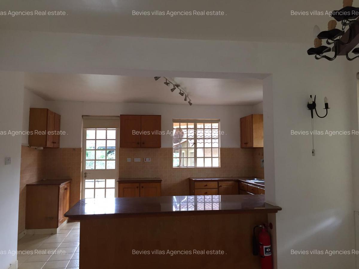 3 Bed House with En Suite at Runda - 11