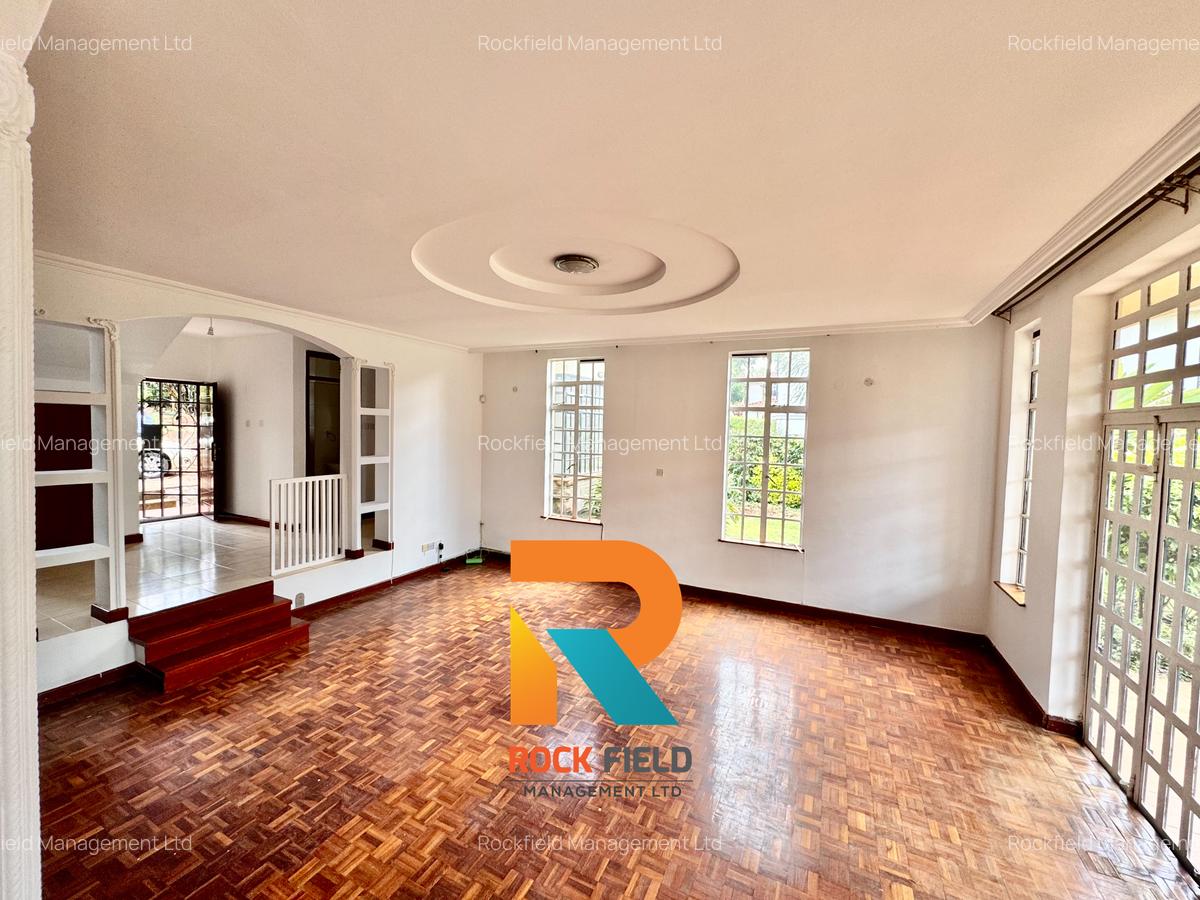 4 Bed Townhouse with En Suite in Rosslyn - 4