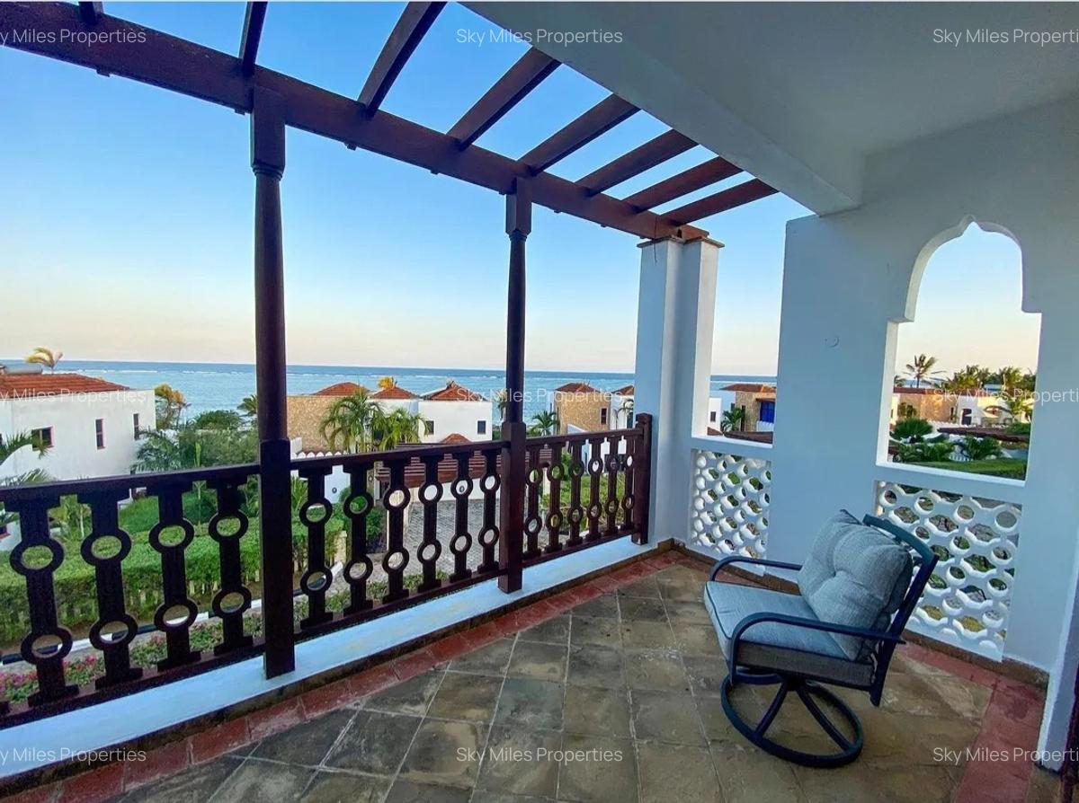 Serviced 3 Bed Apartment with En Suite at Sultan Palace - 8