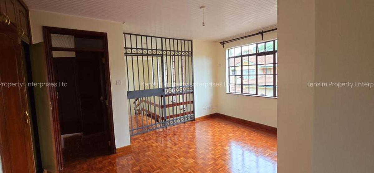 4 Bed Townhouse with En Suite in Lavington - 6