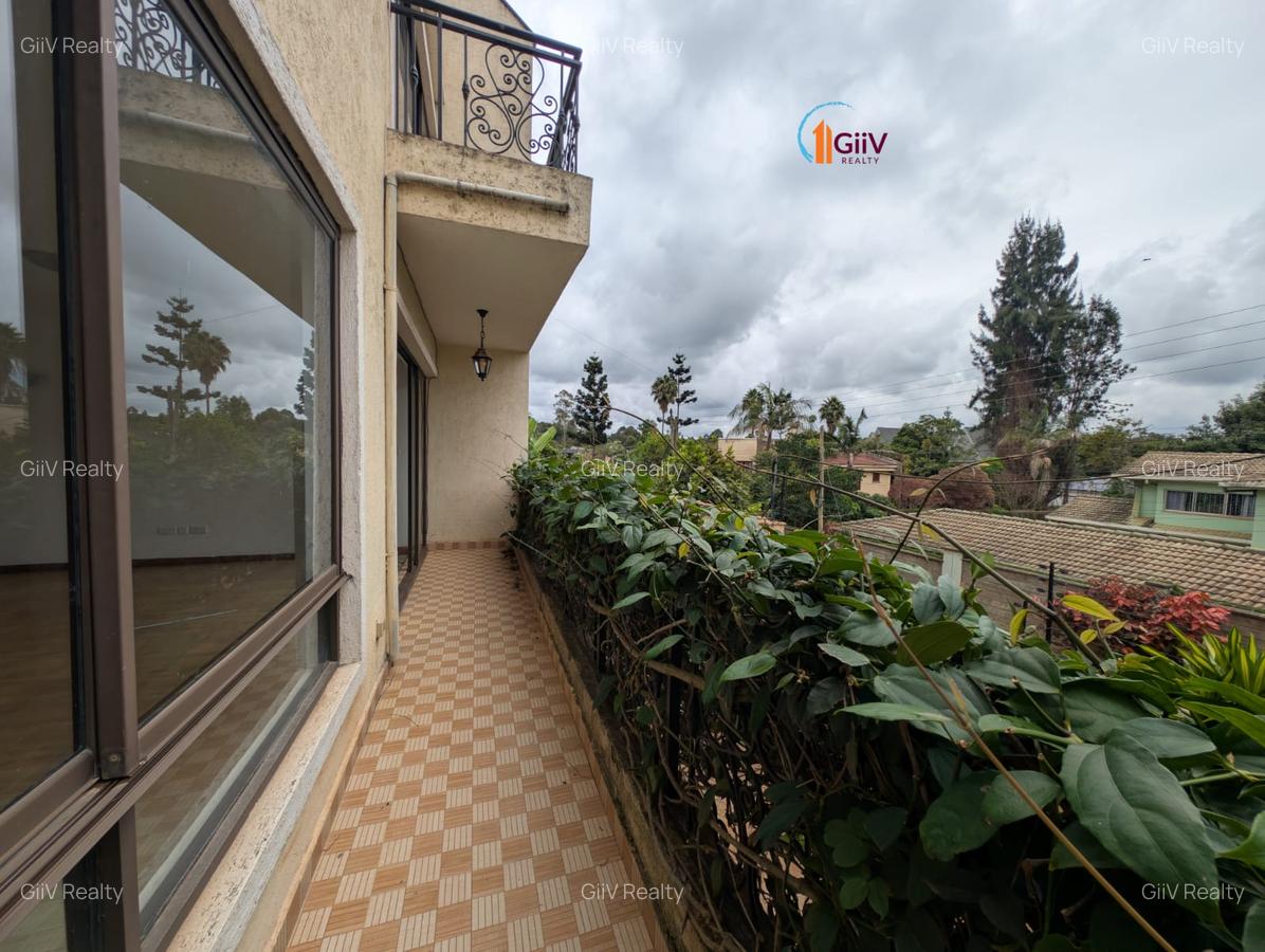 3 Bed Apartment with En Suite in Nyari - 3