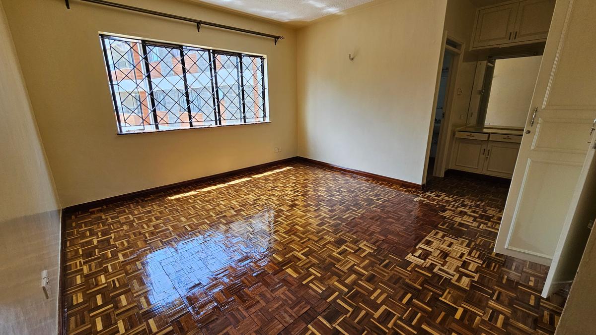 Serviced 3 Bed Apartment with En Suite in Kileleshwa - 4