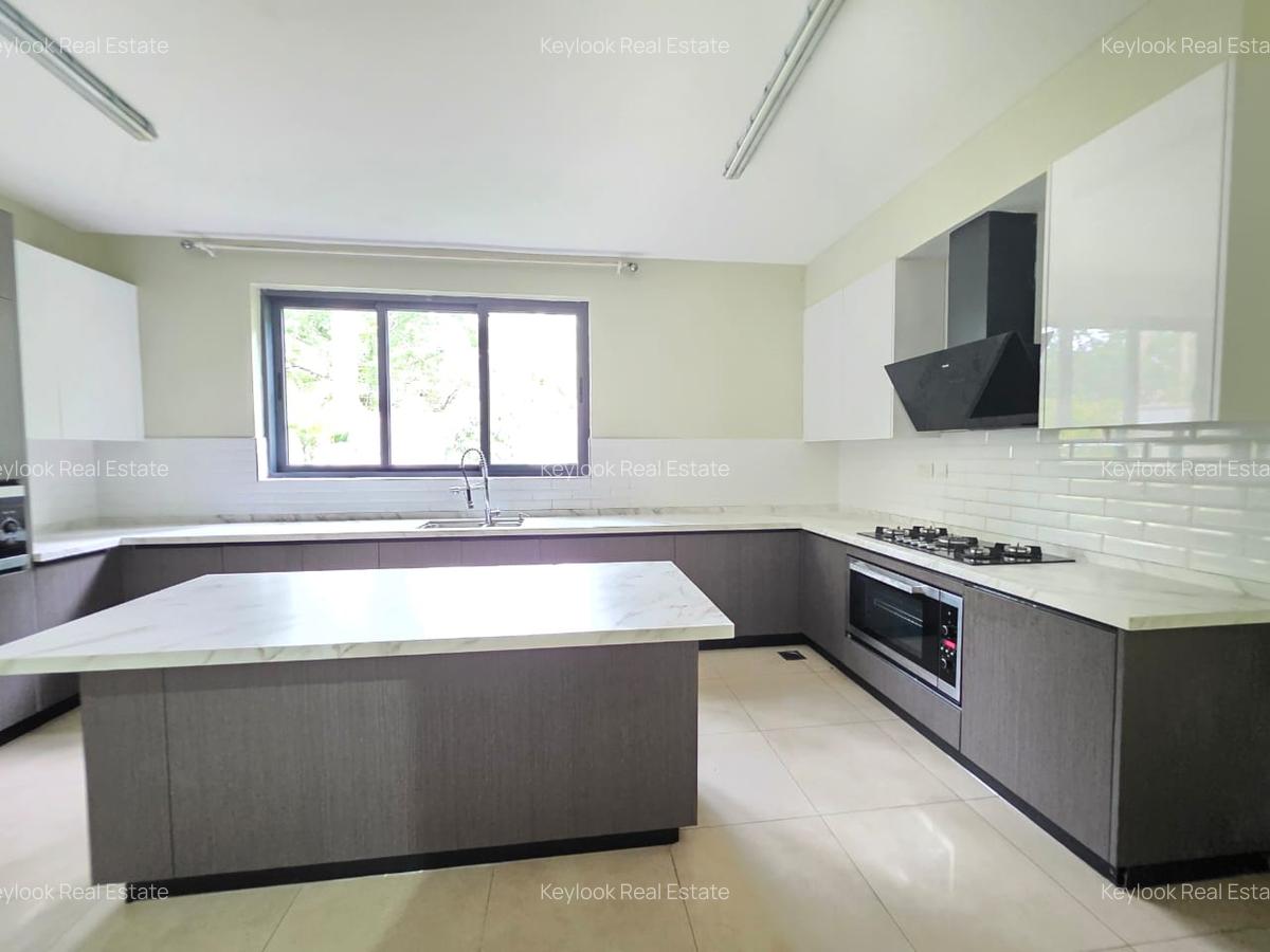 5 Bed Townhouse with En Suite at Off James Gichuru - 3