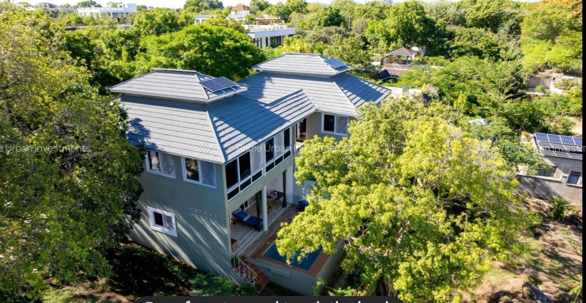 8 Bed House with En Suite in Diani - 14