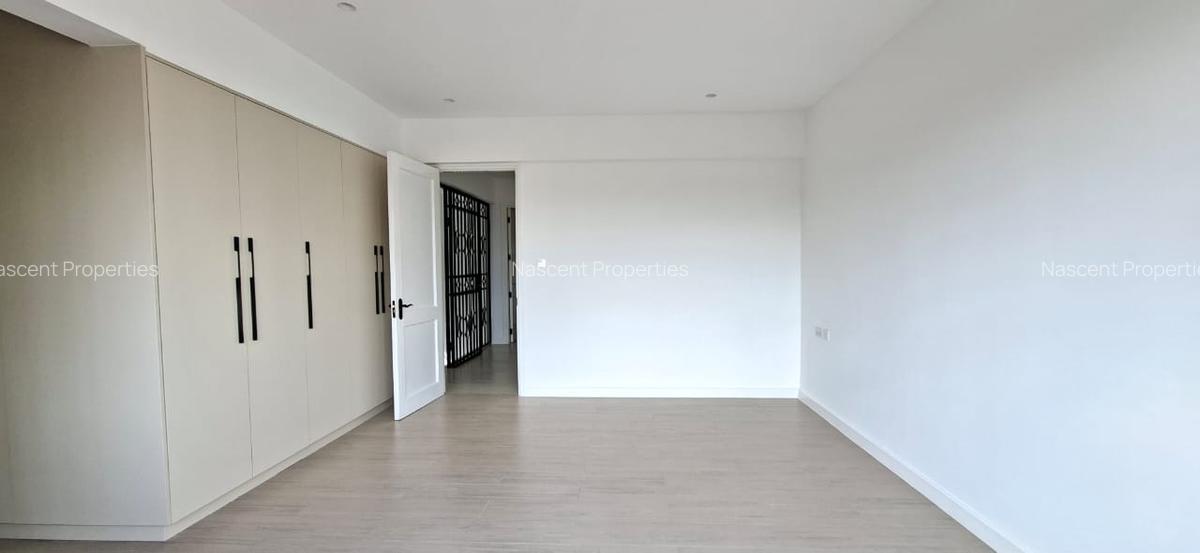 4 Bed House with En Suite in Westlands Area - 7