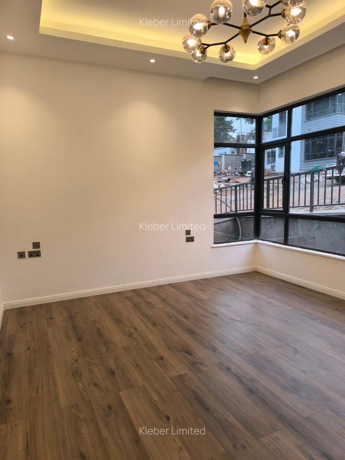 5 Bed Villa with En Suite at Lavington - 3