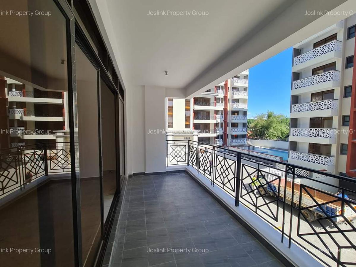 Serviced 3 Bed Apartment with En Suite in Nyali Area - 9