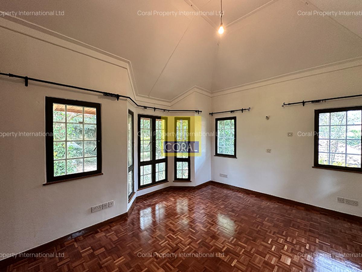 5 Bed House in Rosslyn - 10