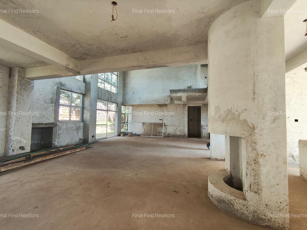 5 Bed House with En Suite in Runda - 13