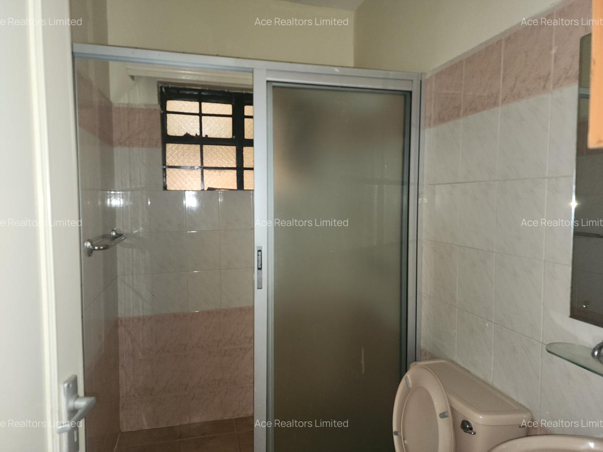 2 Bed Apartment with En Suite at Near Sarit Centre - 6