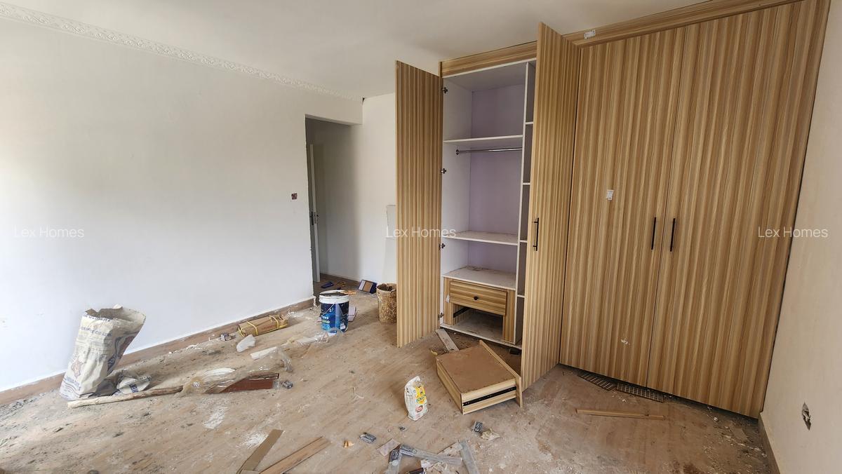 4 Bed House with En Suite at Parkplace - 15