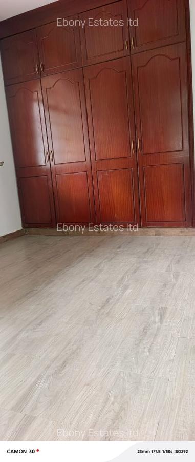 5 Bed Townhouse with En Suite in Lavington - 6