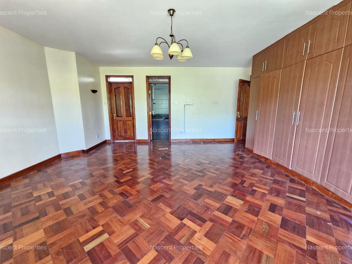 4 Bed House with En Suite in Runda - 15