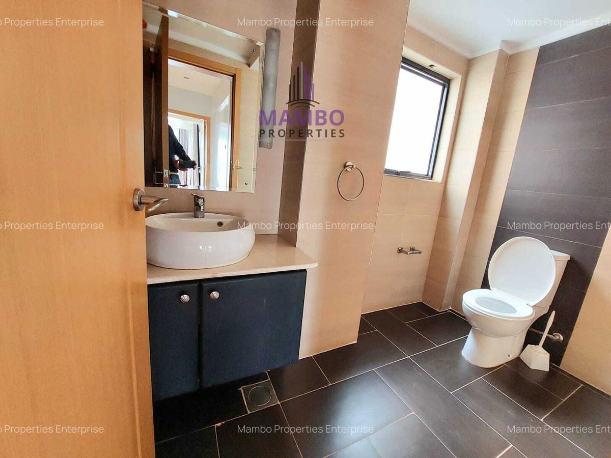 Serviced 2 Bed Apartment with En Suite at Brookside Drive - 12