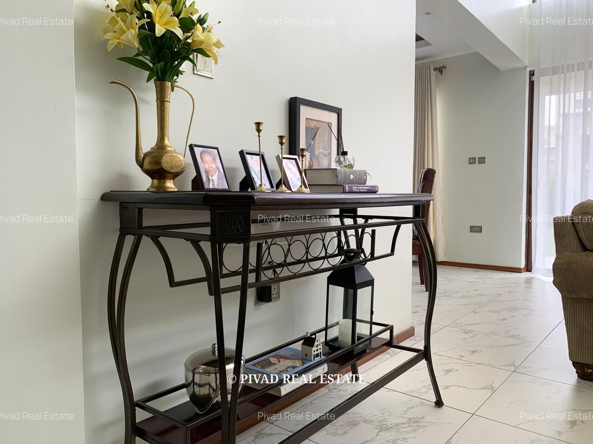 4 Bed Townhouse with Swimming Pool in Runda - 12