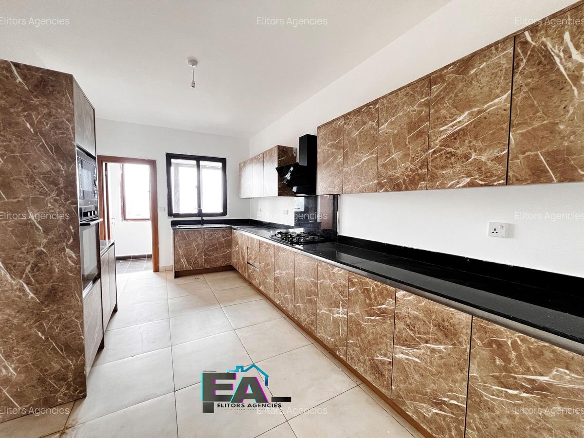 3 Bed Apartment with En Suite at Lantana Road - 4