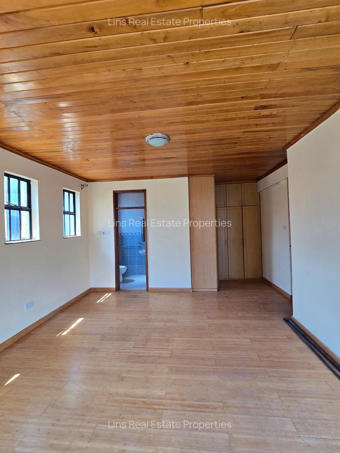 4 Bed Townhouse with En Suite in Lavington - 3
